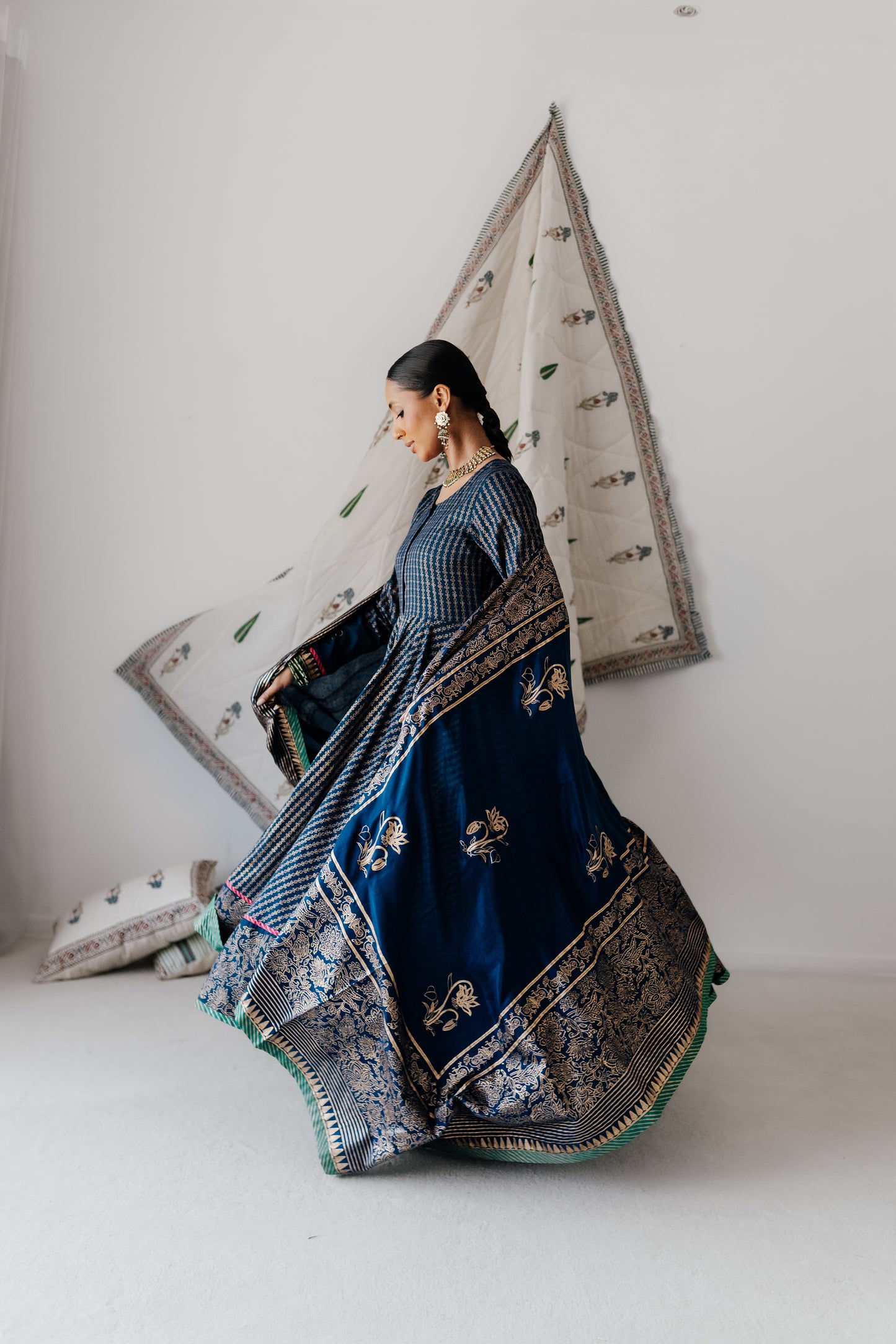 Lapis  Peshwaz
