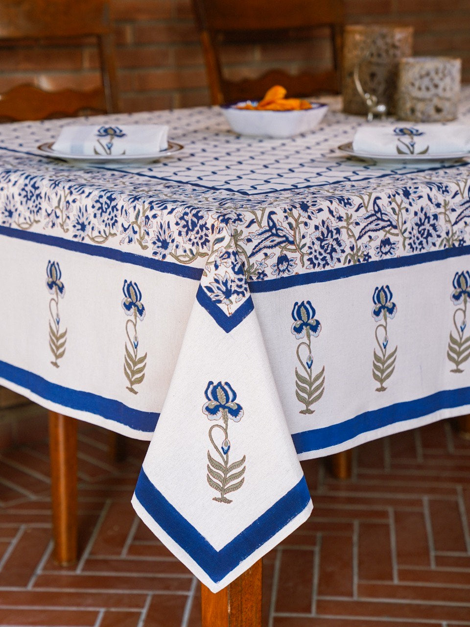 Iris Table Cover