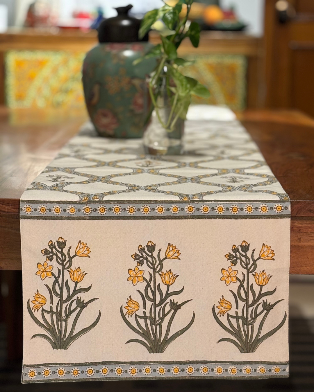 Nargis Table Runner