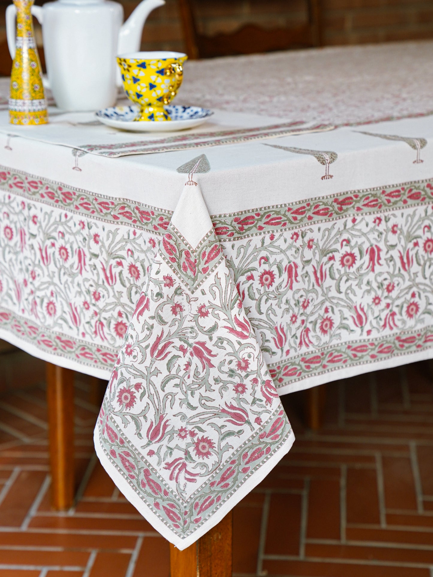 Saru Table Cover