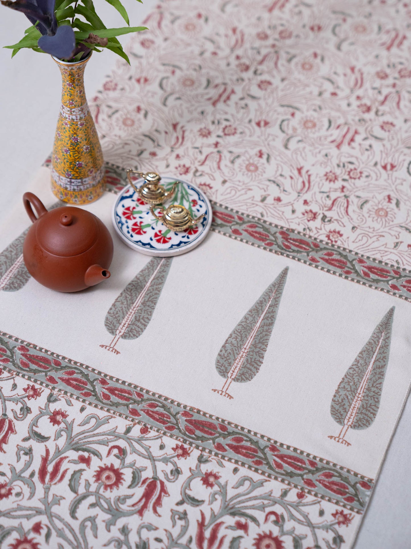 Saru Table Runner